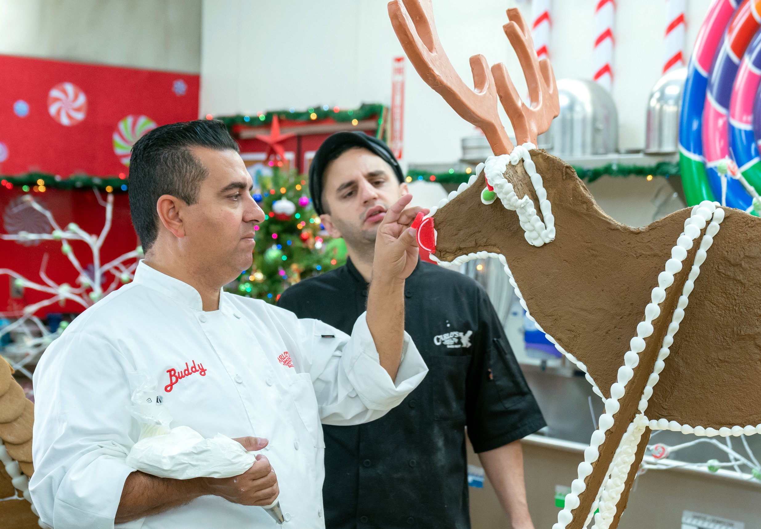 Team-Buddy-Valastro-Ralph-Attanasia-Buddy vs Christmas-Food-Network